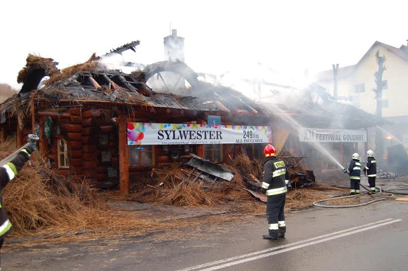 Groźny pożar w Szczyrku. Spłonęła karczma