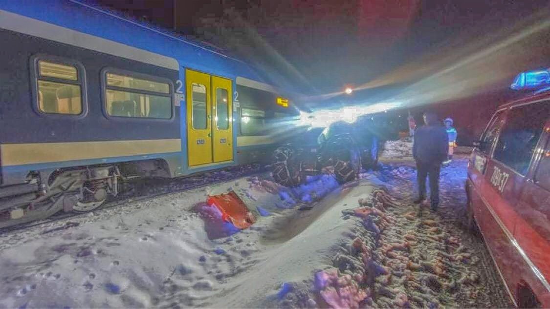 Wjechał pod pociąg. Na szczęście nie ma ofiar