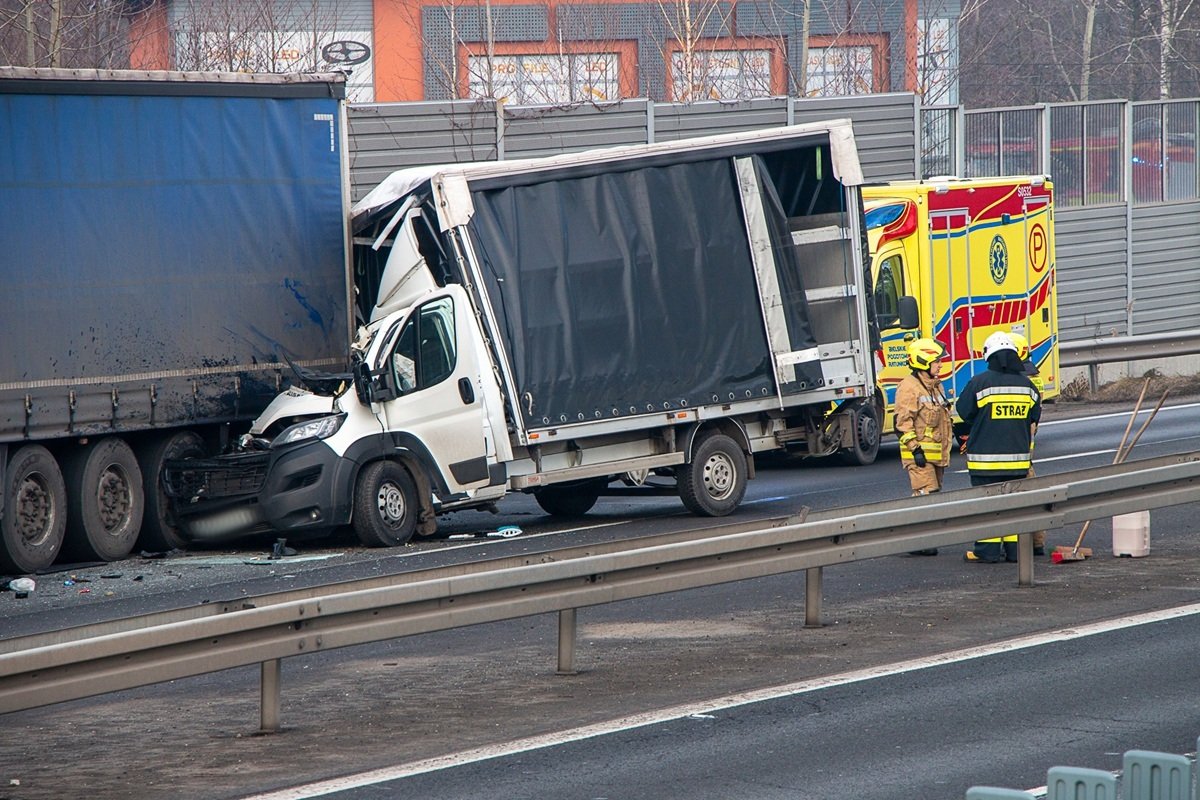 Wypadek na DK 1 – droga zablokowana