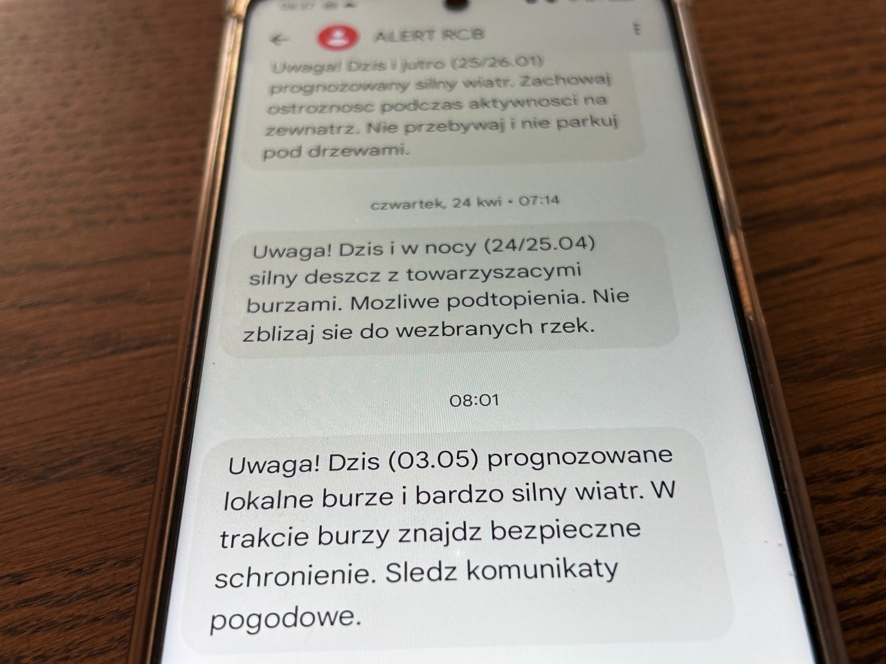 Burze Z Gradem I Silnym Wiatrem. Ostrzeżenie 2. Stopnia Dla Całego Woj. Śląskiego