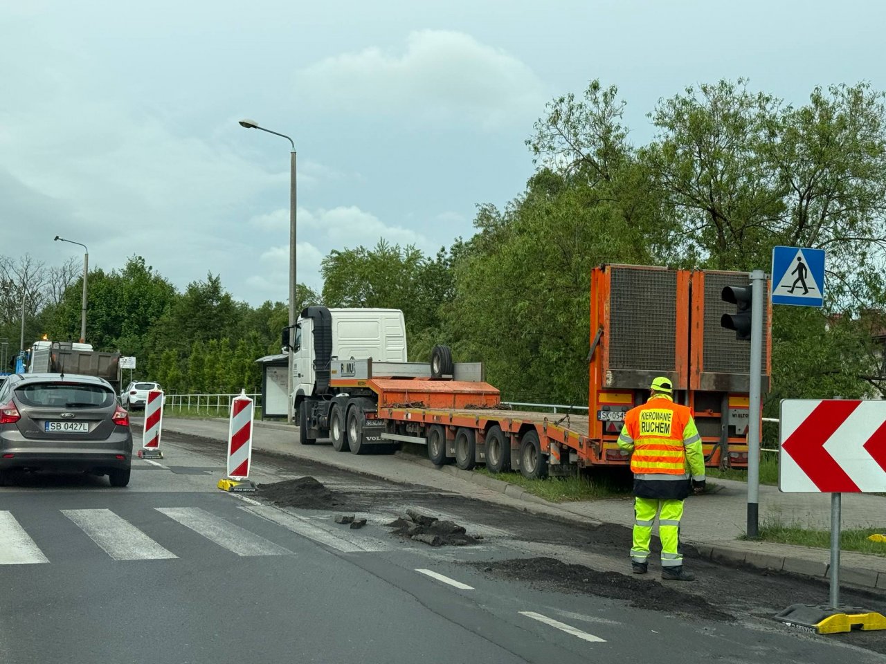Bielsko-Biała. Drogowcy Wchodzą Na Bora-Komorowskiego
