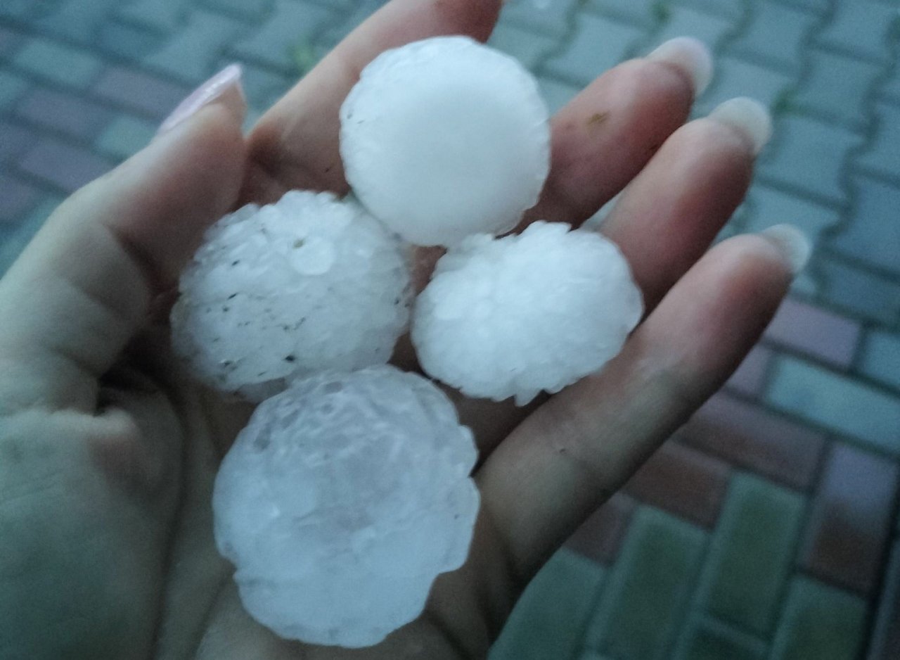 Gwałtowne Burze Nad Całym Regionem. Grad Wyrządził Sporo Szkód Foto