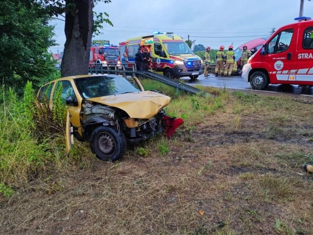 Poranna Kraksa Pod Kętami. Jedna Osoba W Szpitalu