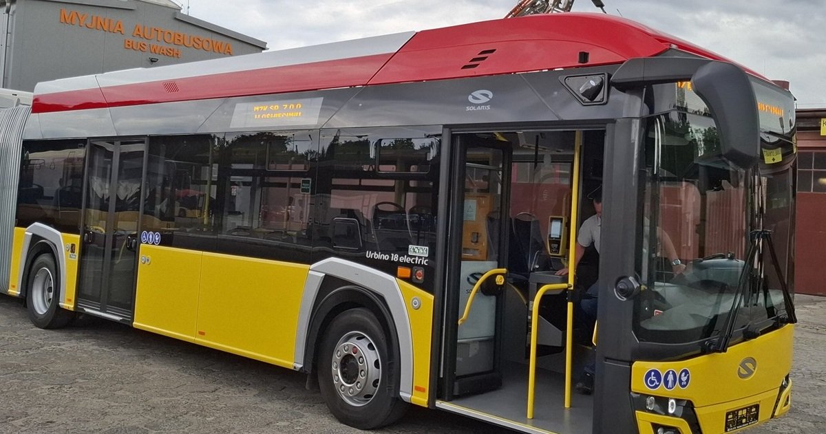 Pierwszy taki autobus. Ile jest w stanie przejechać przegubowy elektryk?