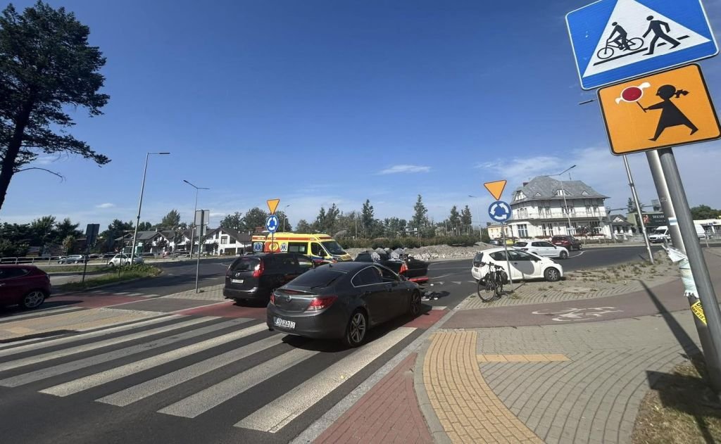 Rowerzystkę Karetka Zabrała Do Szpitala