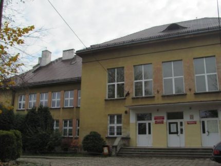 Okupacja szkół nie wchodzi w grę