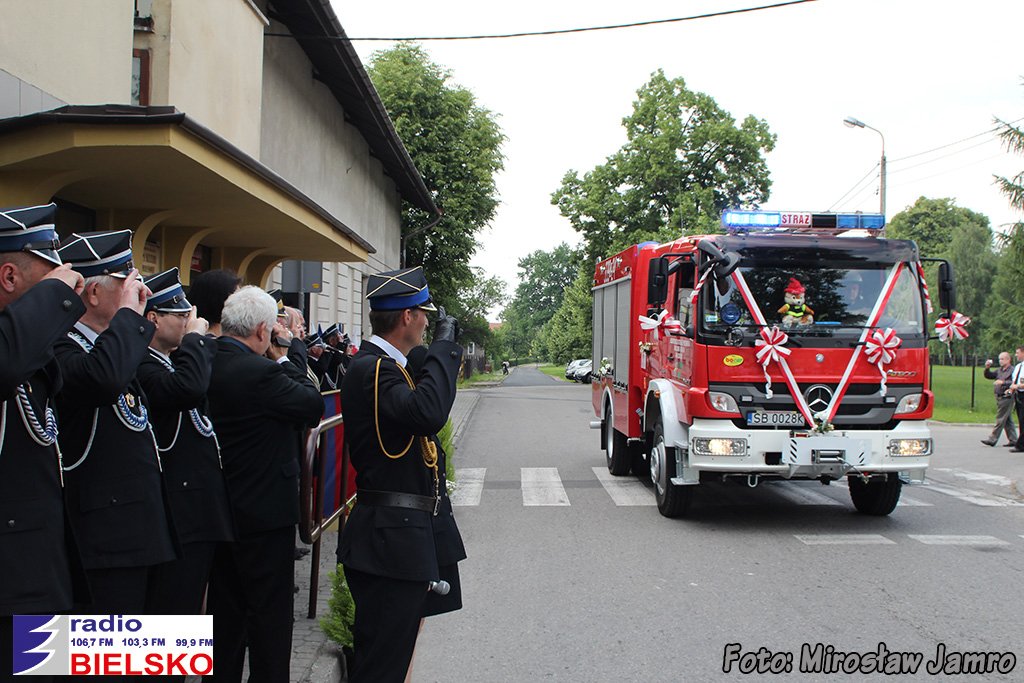 Nowy samochód bojowy dla OSP Hałcnów -fotoreportaż