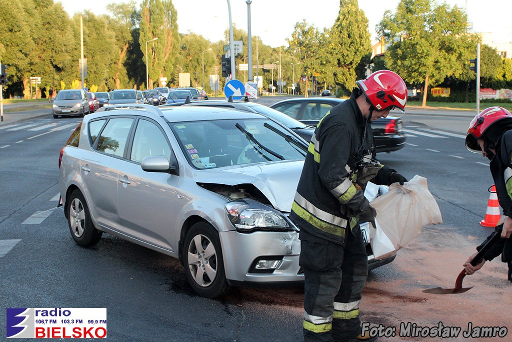 Wypadek drogowy przy ul. Gen. Bora-Komorowskiego