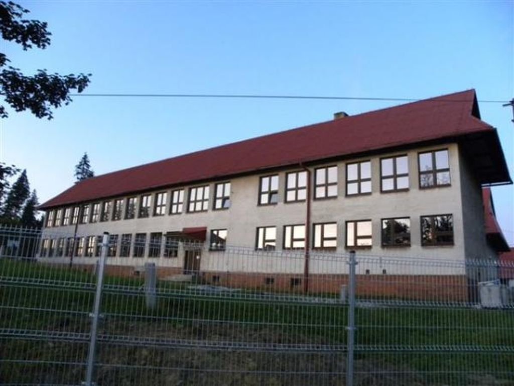 Szkoła Podstawowa Nr 1 W Istebnej Szkoły się przeprowadzają - Wiadomości - Radio BIELSKO