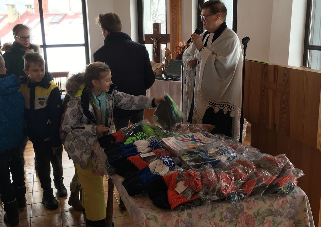 Rozdali czapki. Spotkają się jeszcze 2 razy