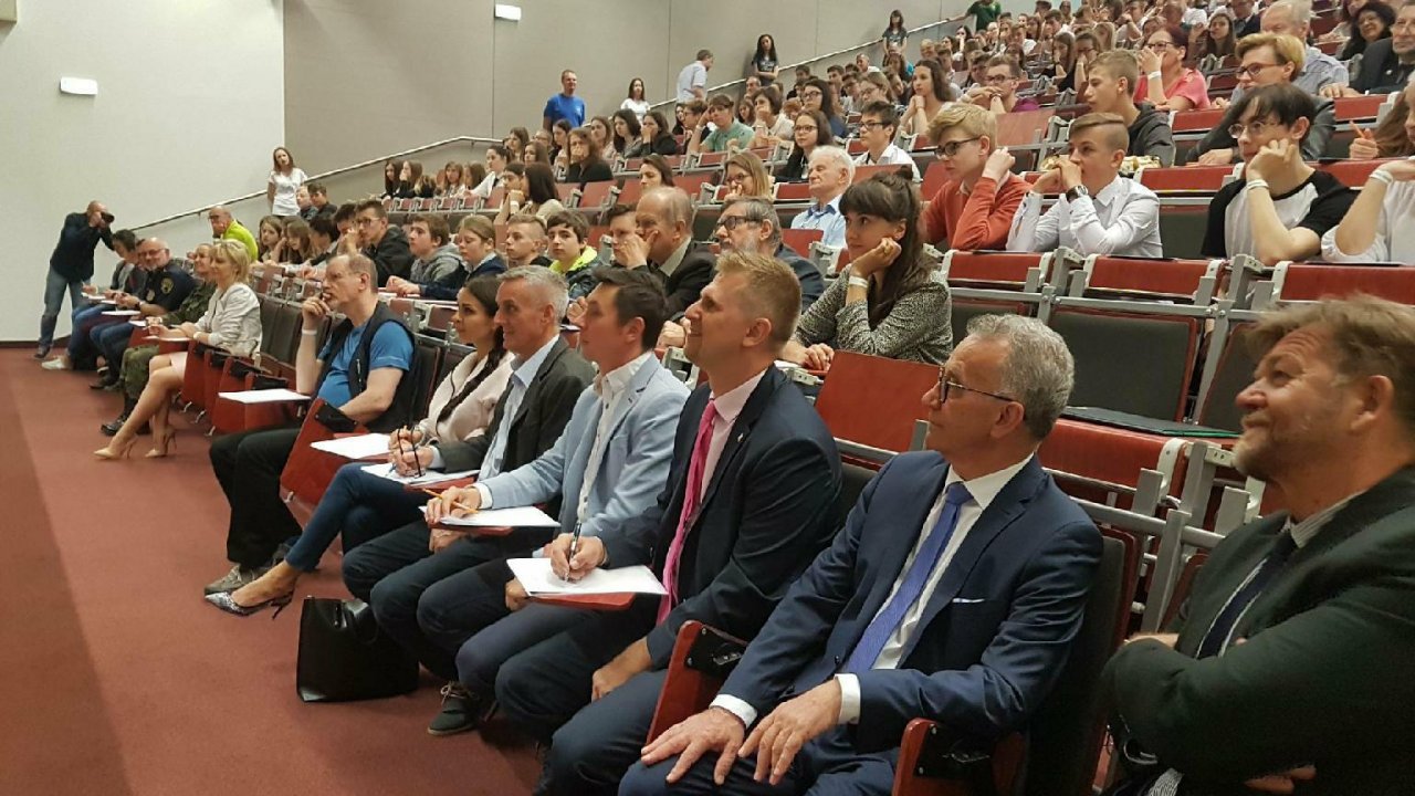 Co na swojej półce ma prof. Jerzy Bralczyk?