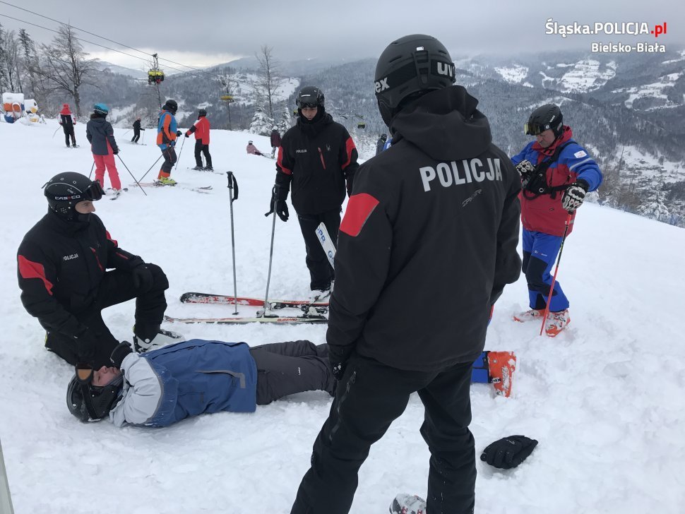 Policja rusza na stoki, także antyterroryści