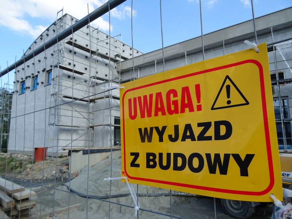 Wicepremier wizytował nieukończoną halę
