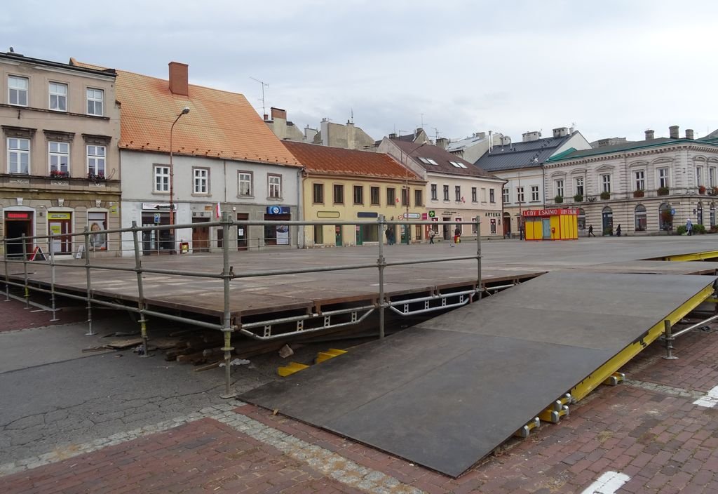 Ślizgawka w centrum miasta. Ruszyły prace