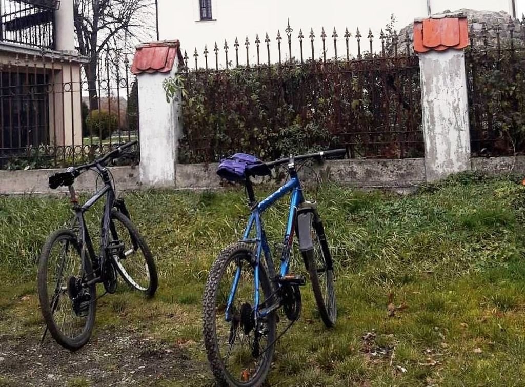 Kompletnie pijani jechali na pogrzeb. Na rowerach