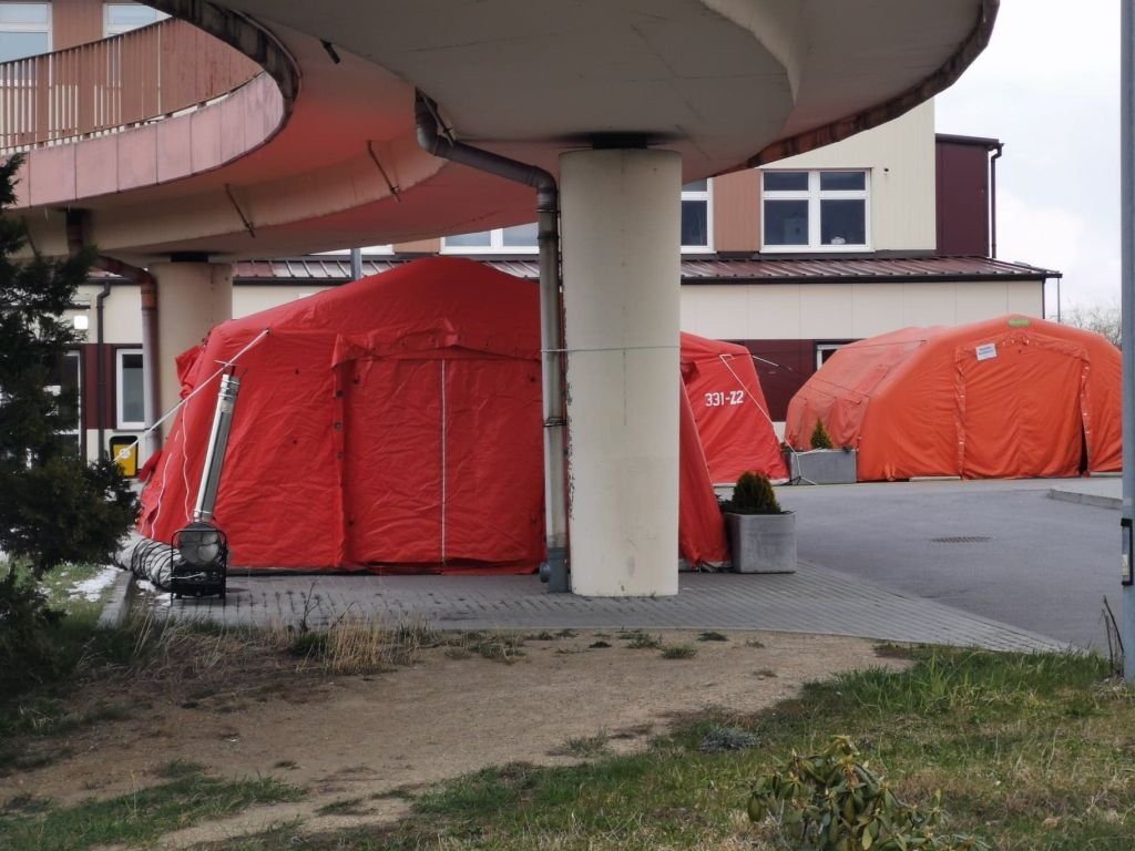 Covid-19: szpital zamówił urządzenie do robienia testów