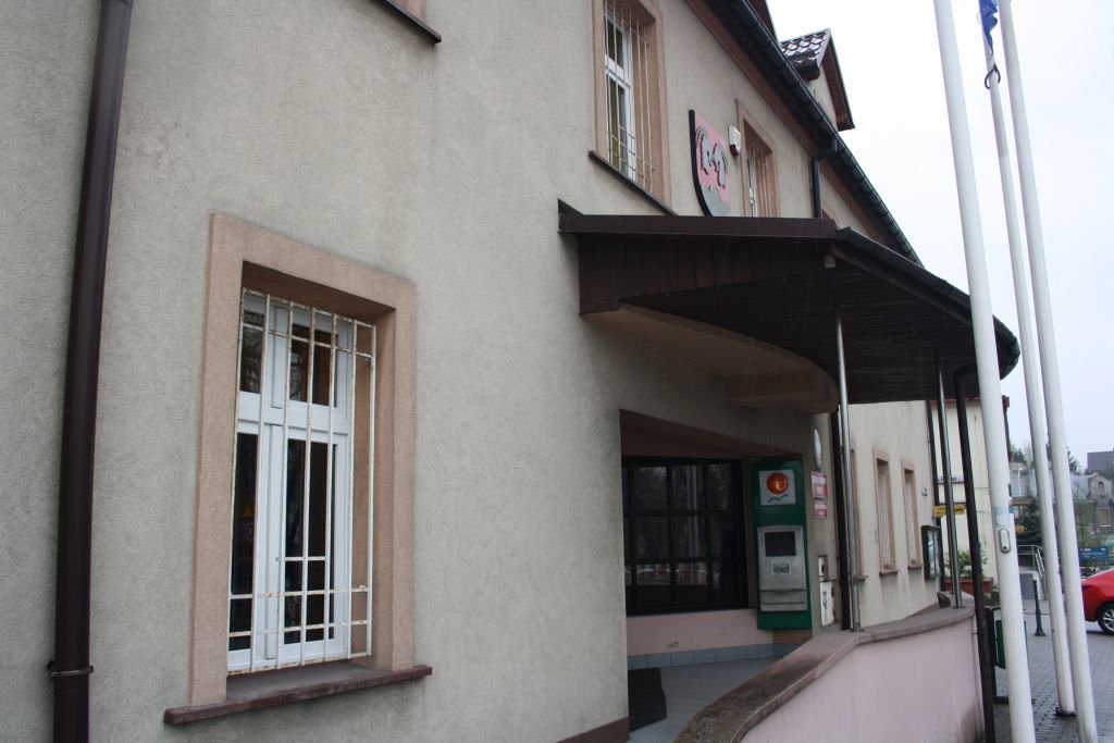 Urzędy powoli wprowadzają ograniczenia w obsłudze