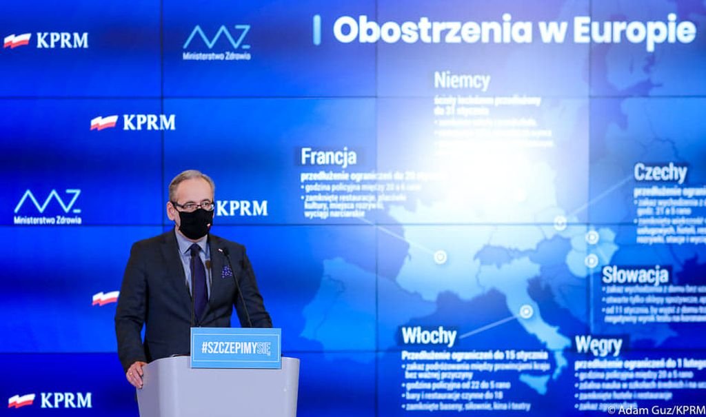 Uczniowie klas I-III wrócą do szkół. Obostrzenia przedłużone do końca miesiąca