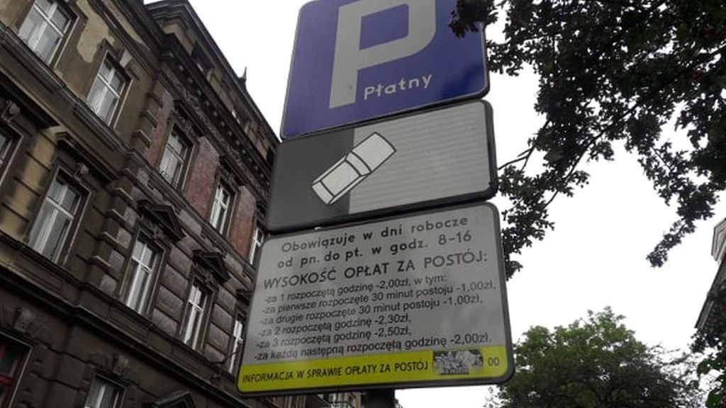 Strefa płatnego parkowania będzie większa. Mieszkańcy mogą wnioskować o abonament