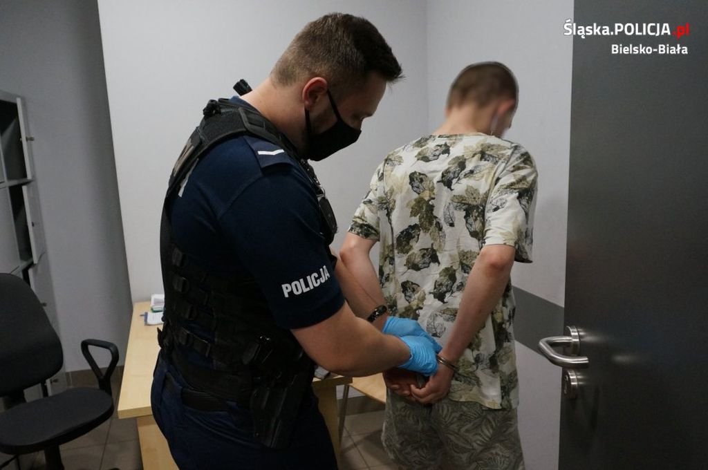 Z piskiem opon odjechał skradzionym autem