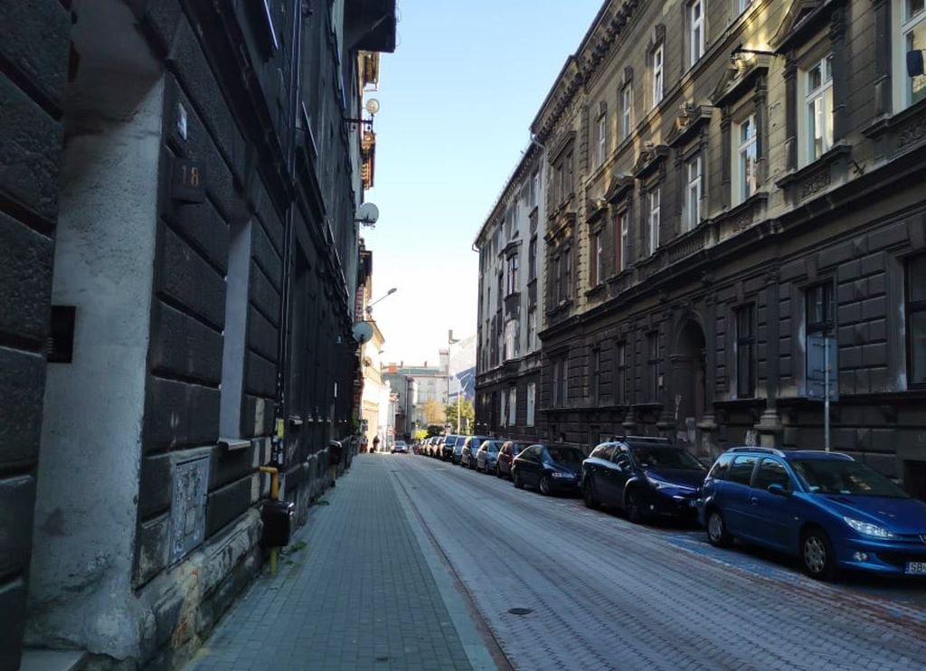 Kubły na odpady przed posesję. Będą problemy?