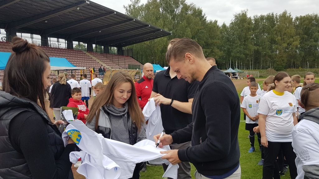 Autografy i zabawa z gwiazdą