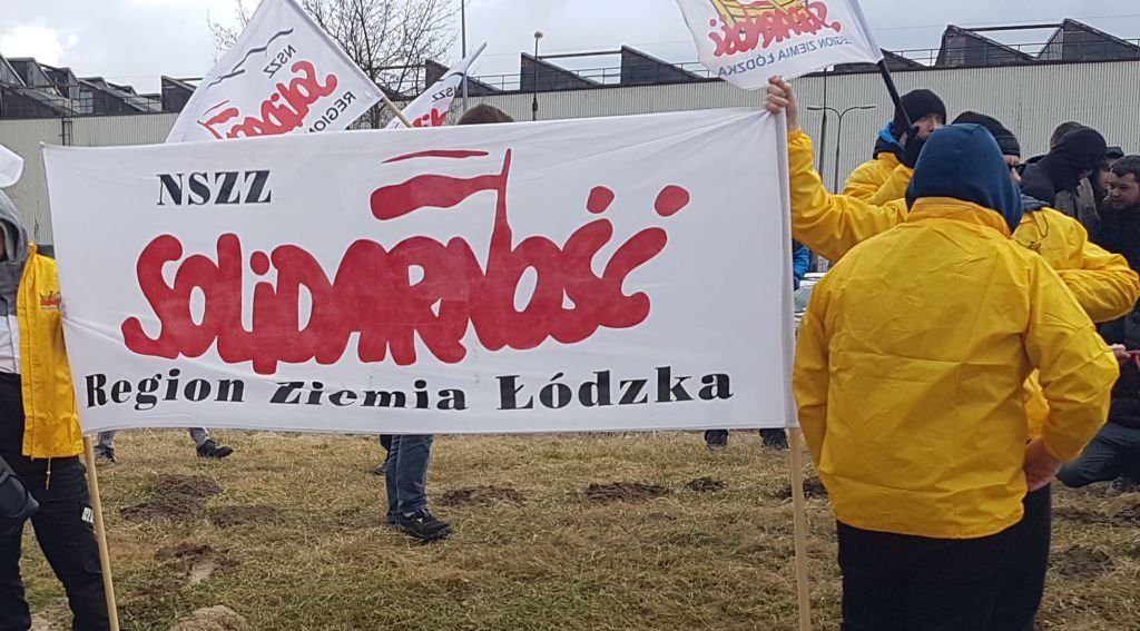 Pikietowali pod zakładem, w tle podwyżki