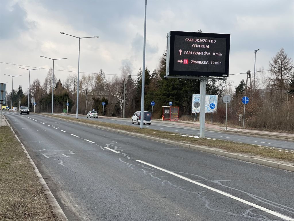 Tablice "pokazują" jak szybko dojedziemy