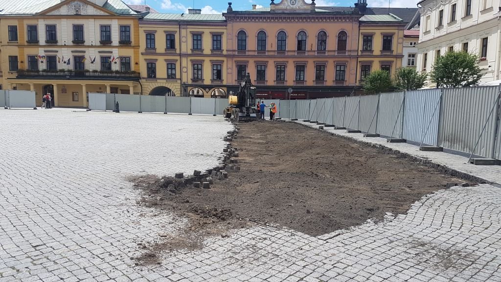 Ściągają kostkę z rynku