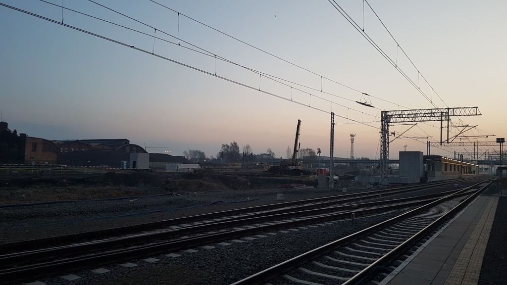 Szlifują szyny nocą. Będzie ciszej na torach