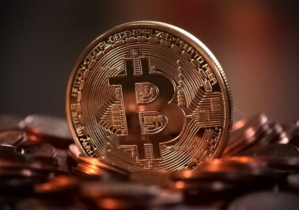 Chcieli zainwestować w kryptowaluty. Stracili łącznie kilkadziesiąt tysięcy złotych