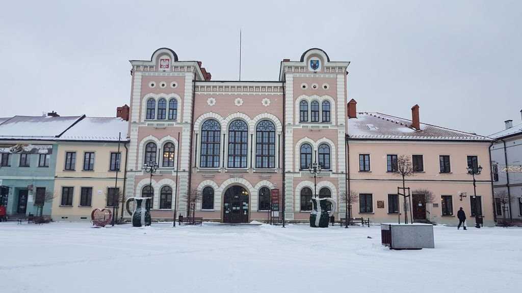 Urząd pracuje krócej, to sposób na oszczędności