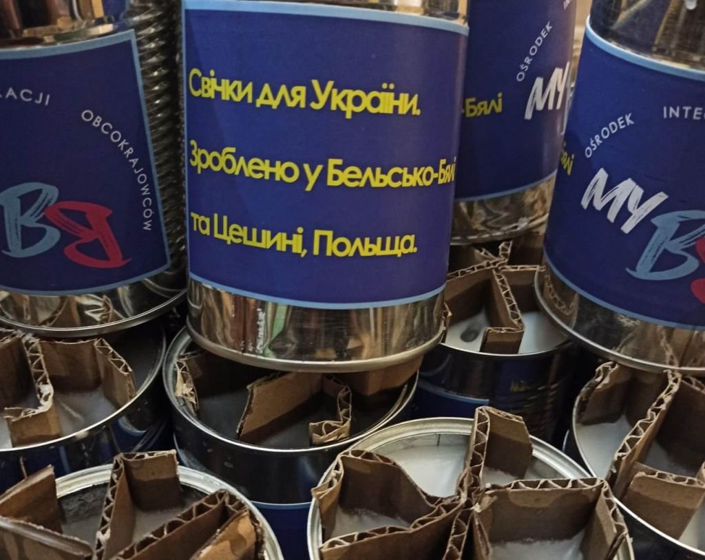 Proszą o resztki świeczek, parafinę i puste puszki