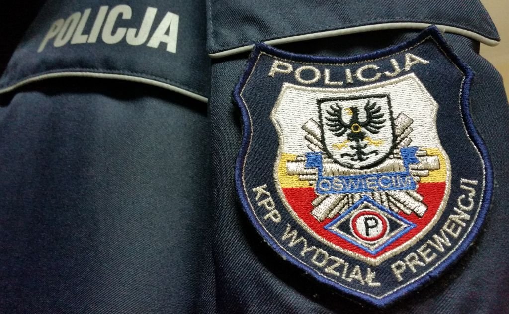 Zasypiał Na Ławce. Pijany 30-Latek "opiekował Się" Się Dzieckiem