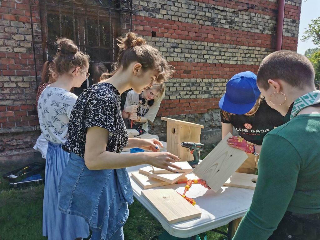 Robienie budek i warsztaty... koszenia kosą tradycjną