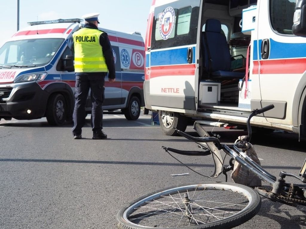 39-Latek Z Zarzutem Rozboju. Miał Kopać Po Głowie Rowerzystę