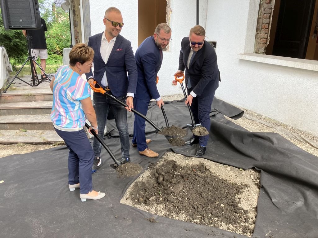 Pierwsze łopaty wbite. Powstaje nowy dom kultury