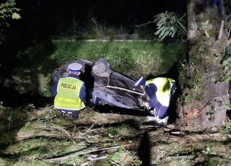 Jechał Za Szybko. Młody Kierowca Trafił Do Szpitala