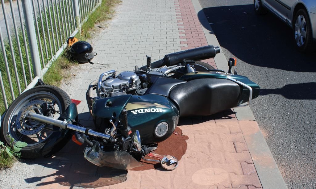 Nastoletni Motocyklista Ranny W Wypadku, Który Sam Spowodował