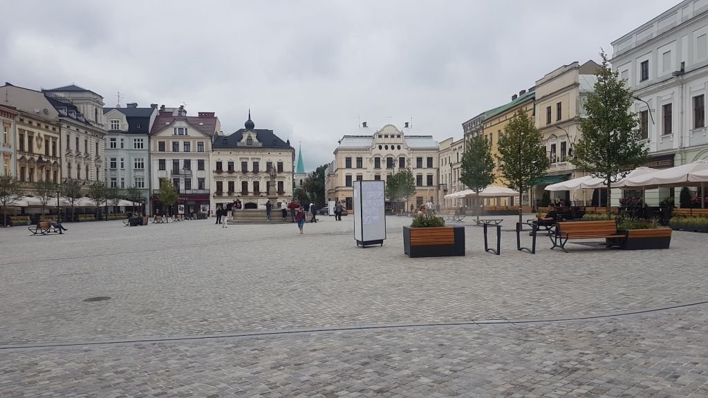 Sylwester będzie na rynku