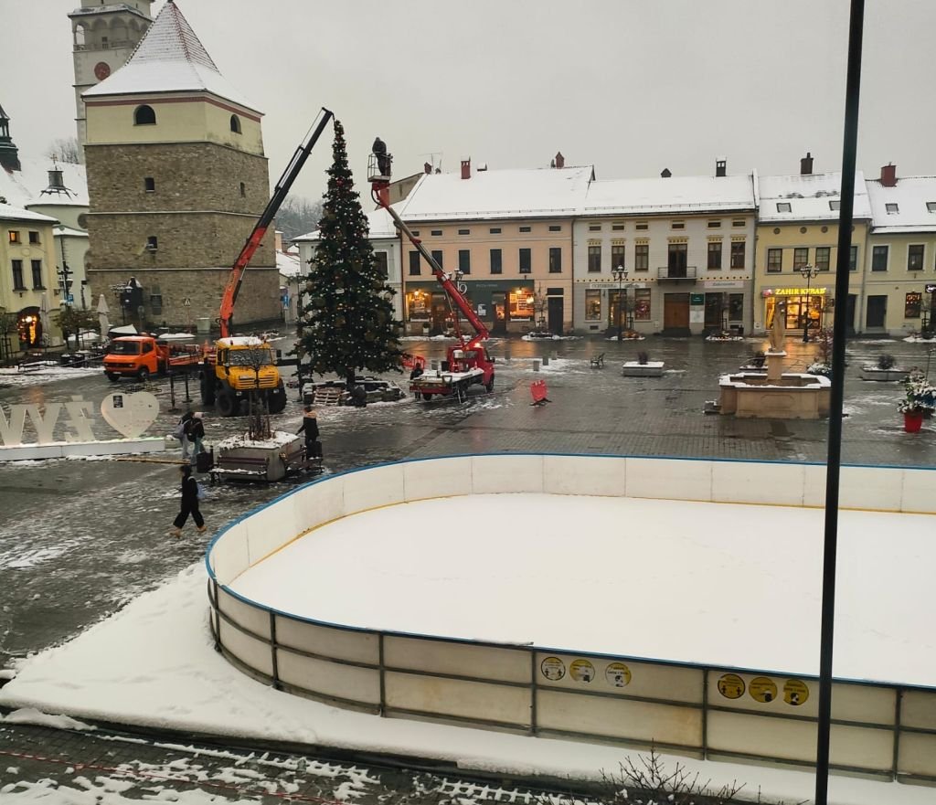 Odpalą choinkę i lodowisko, wszystko już w piątek