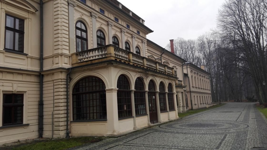Pałac znowu do wzięcia