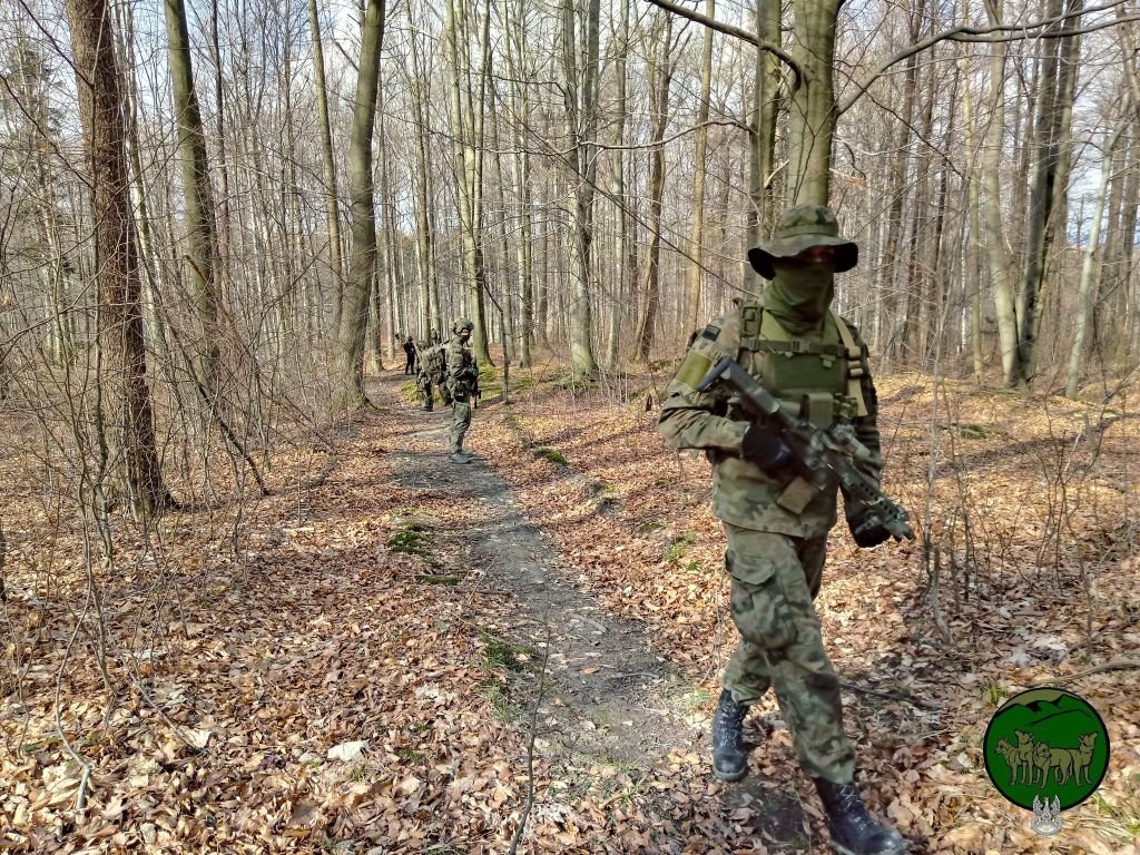 Użyją świec dymnych i petard