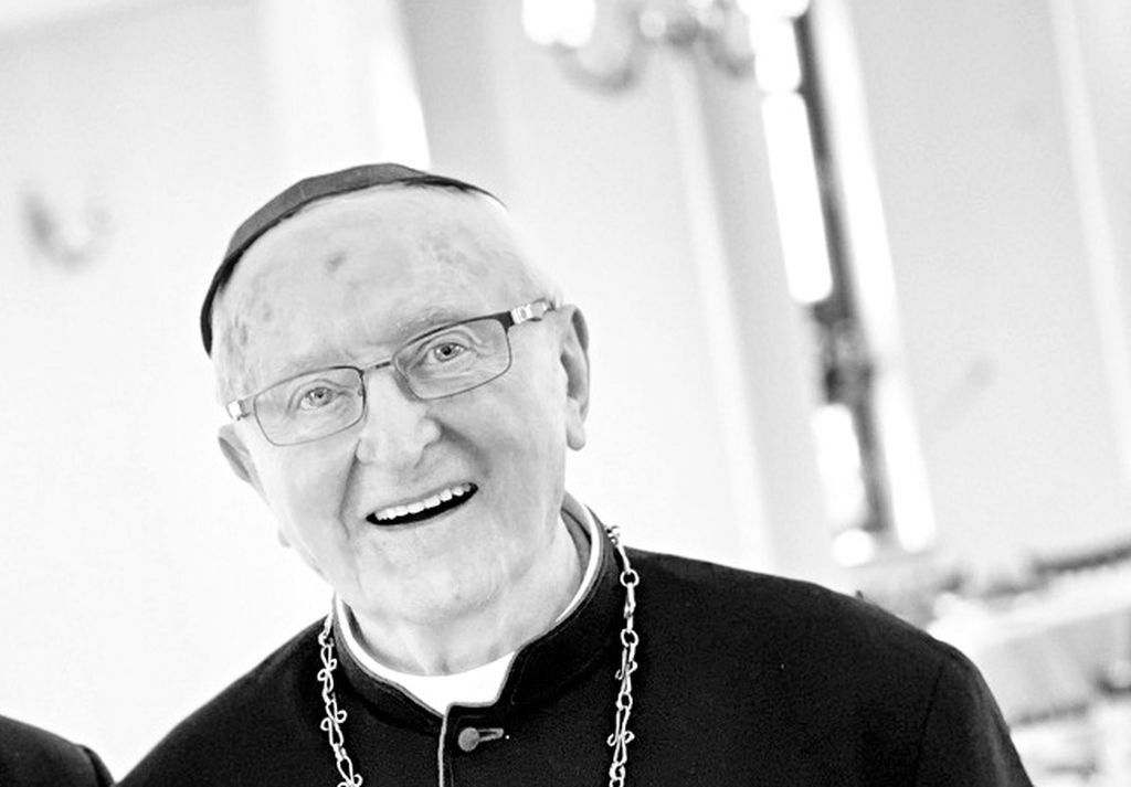 Nie żyje biskup senior