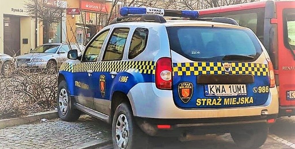 Użył przemocy względem kobiety