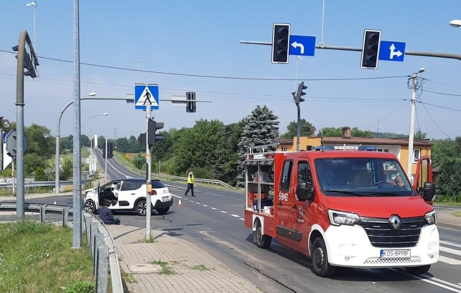 Citroen uderzył w cysternę