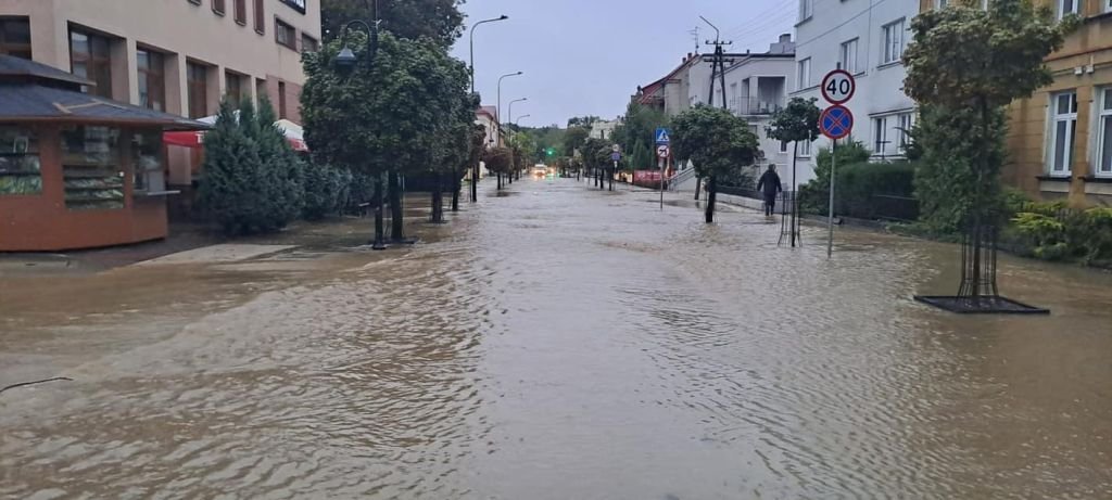 Centrum miasta pływa AKTUALIZACJA