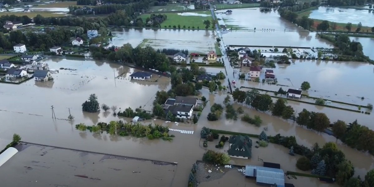 Wszędzie woda. Komunikat o zamkniętych ulicach WIDEO