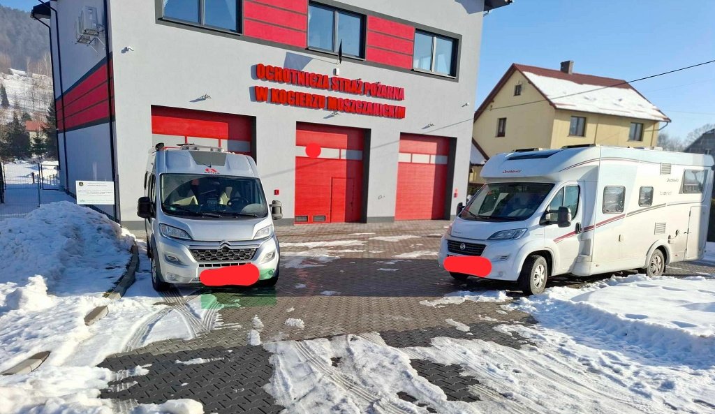 Parkujesz pod remizą? Narażasz życie 