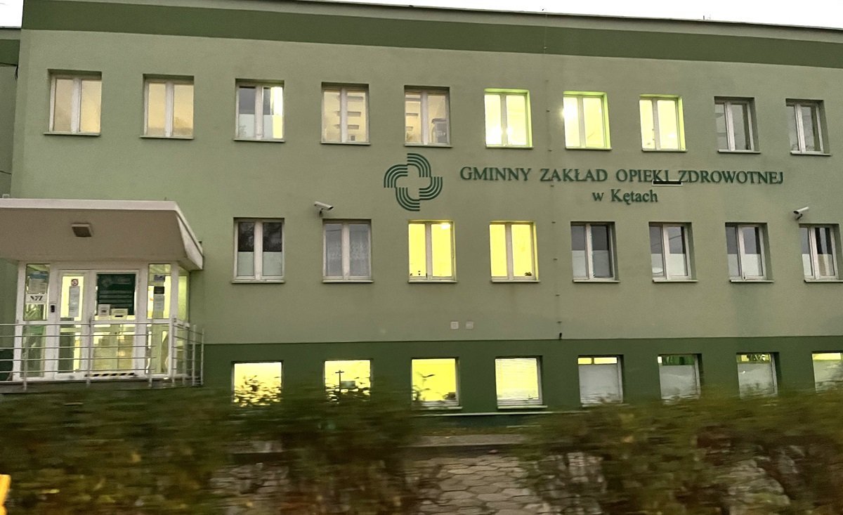 Nocna opieka zdrowotna. Długie oczekiwanie i brak pomocy?